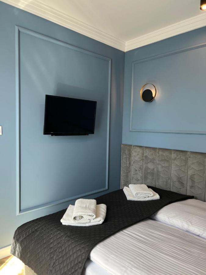 Family Sauna Teznia Apartment: Lakeside Retreat with Private Wellness Kielce Exterior photo