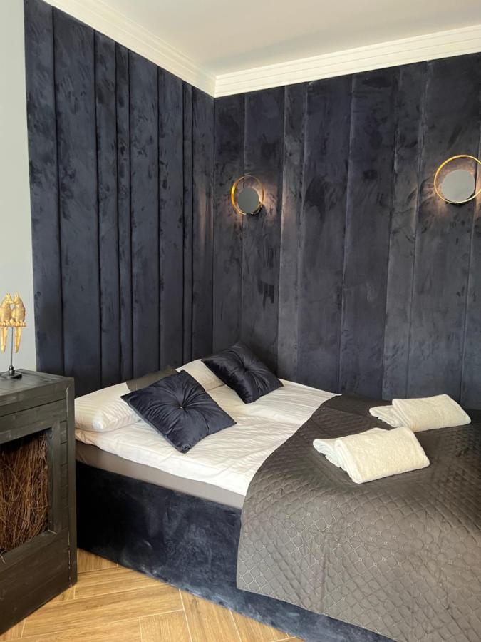Family Sauna Teznia Apartment: Lakeside Retreat with Private Wellness Kielce Exterior photo